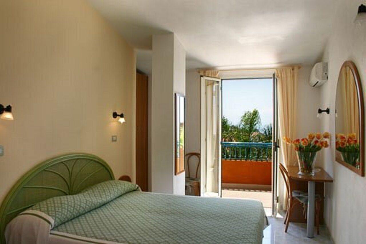 Hotel Grotticelle カーポ・ヴァチカーノ エクステリア 写真
