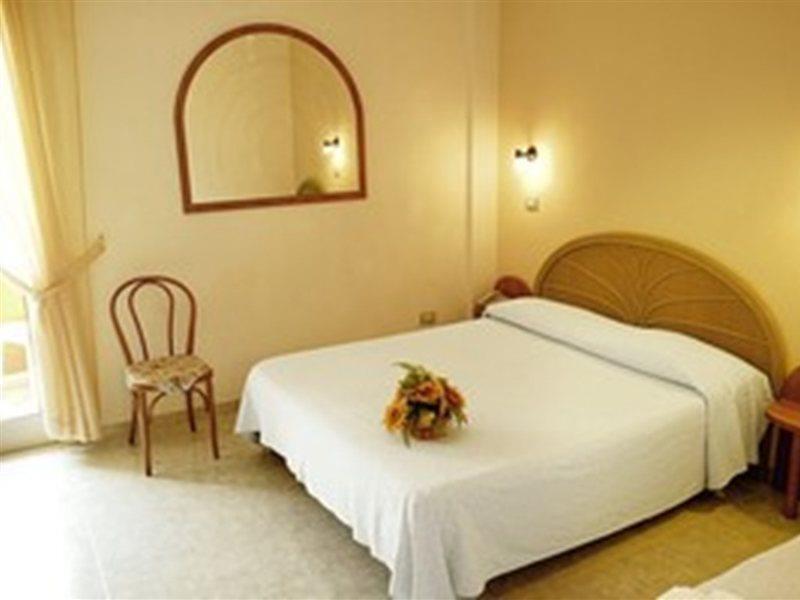 Hotel Grotticelle カーポ・ヴァチカーノ エクステリア 写真